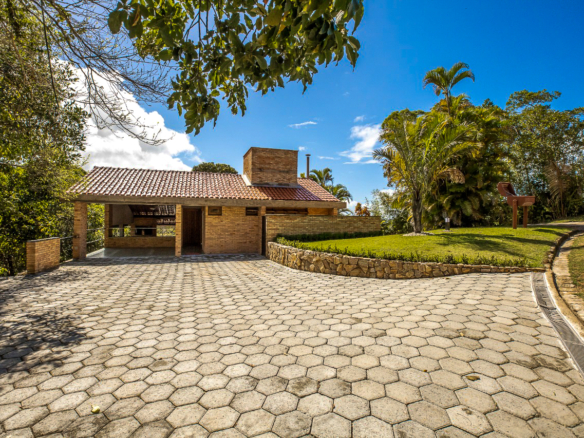Casa à Venda na Praia do Pulso – Ubatuba/SP