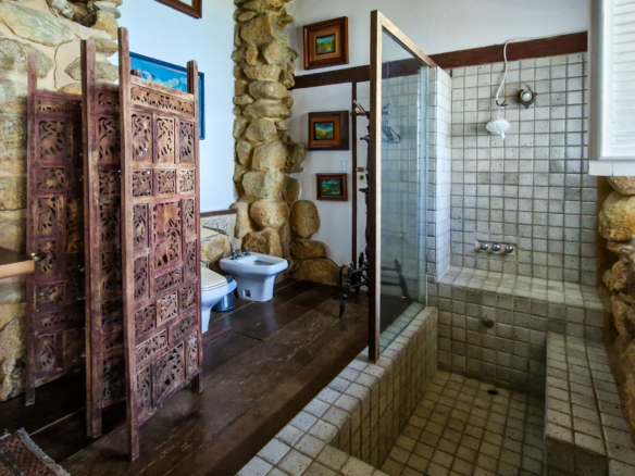Espetacular Casa, Vista Mar na Praia do Léo – Ubatuba com 900m² de área construida