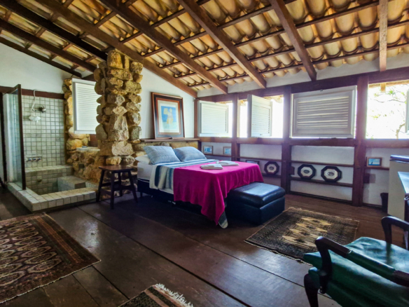Espetacular Casa, Vista Mar na Praia do Léo – Ubatuba com 900m² de área construida