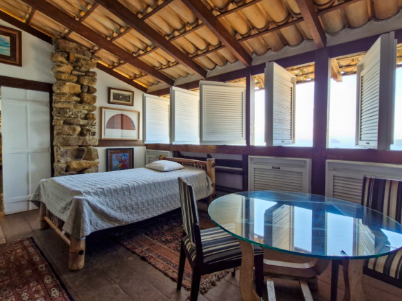 Espetacular Casa, Vista Mar na Praia do Léo – Ubatuba com 900m² de área construida