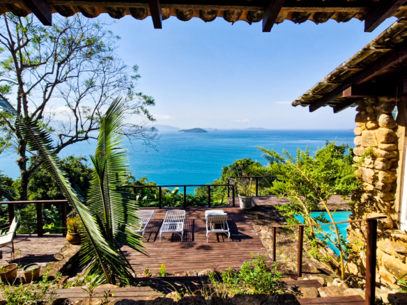 Espetacular Casa, Vista Mar na Praia do Léo – Ubatuba com 900m² de área construida