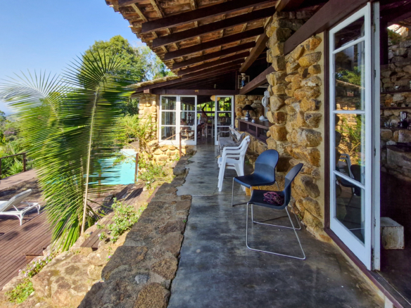 Espetacular Casa, Vista Mar na Praia do Léo – Ubatuba com 900m² de área construida