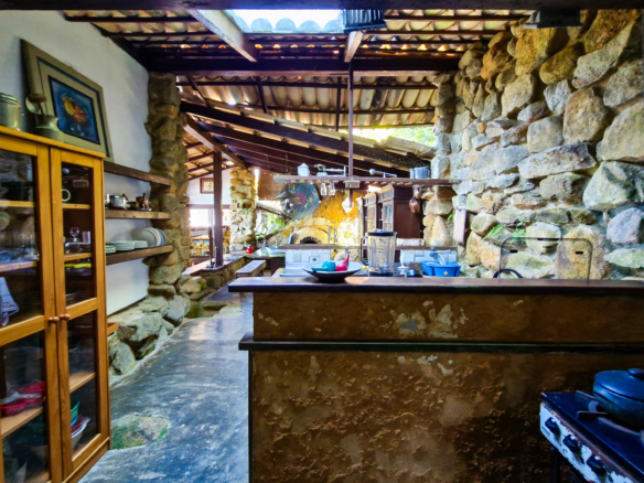Espetacular Casa, Vista Mar na Praia do Léo – Ubatuba com 900m² de área construida