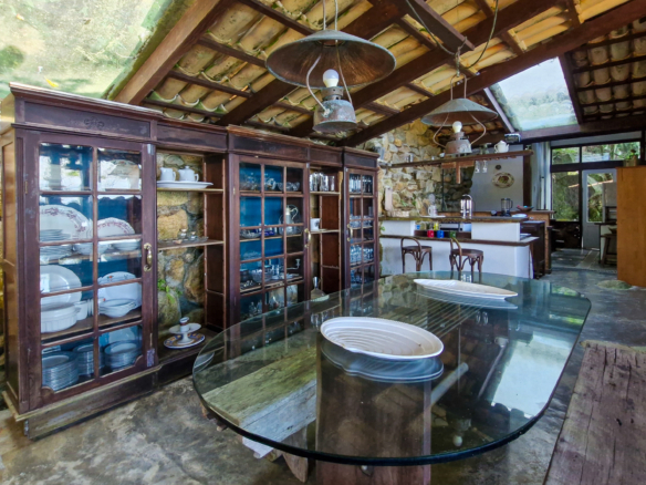 Espetacular Casa, Vista Mar na Praia do Léo – Ubatuba com 900m² de área construida