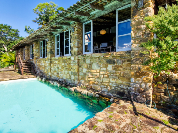 Espetacular Casa, Vista Mar na Praia do Léo – Ubatuba com 900m² de área construida