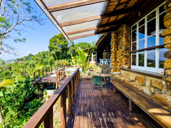 Espetacular Casa, Vista Mar na Praia do Léo – Ubatuba com 900m² de área construida