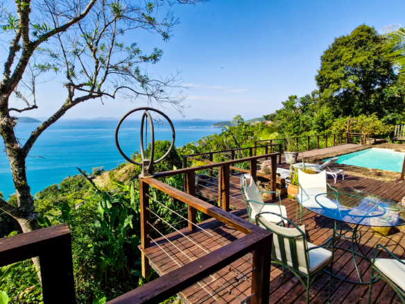Espetacular Casa, Vista Mar na Praia do Léo – Ubatuba com 900m² de área construida