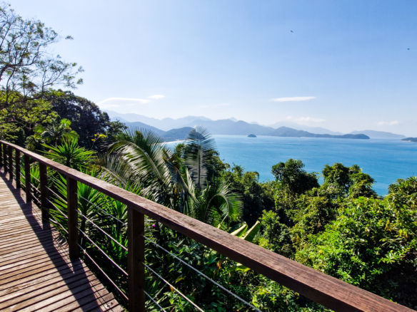Espetacular Casa, Vista Mar na Praia do Léo – Ubatuba com 900m² de área construida