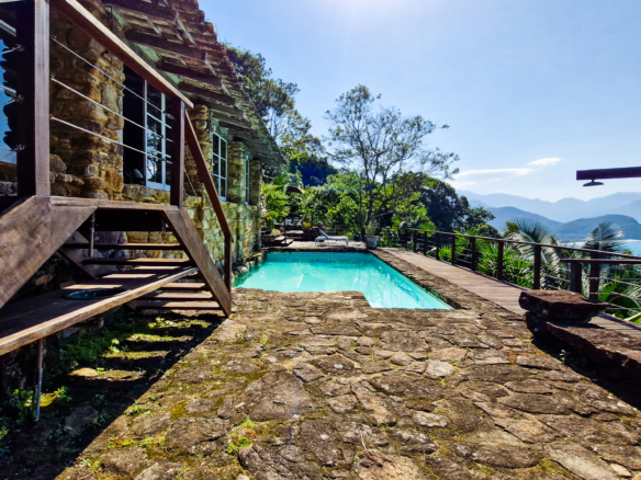 Espetacular Casa, Vista Mar na Praia do Léo – Ubatuba com 900m² de área construida