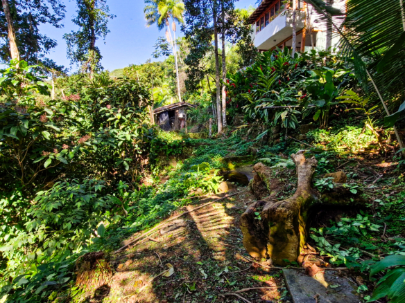 Espetacular Casa, Vista Mar na Praia do Léo – Ubatuba com 900m² de área construida