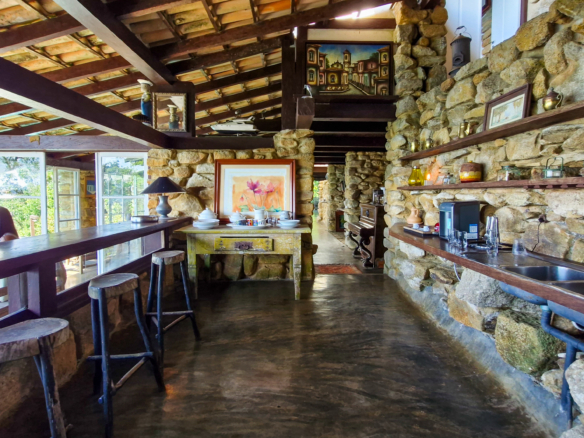Espetacular Casa, Vista Mar na Praia do Léo – Ubatuba com 900m² de área construida