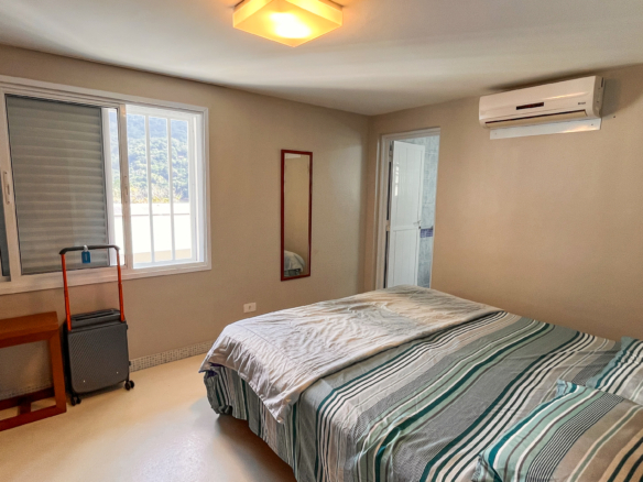 Casa à Venda – Condomínio Fechado na Praia de Santa Rita, Ubatuba/SP