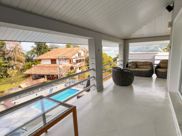 Casa à Venda – Condomínio Fechado na Praia de Santa Rita, Ubatuba/SP