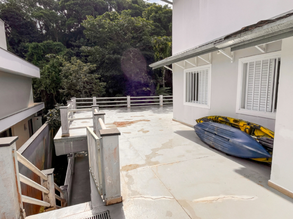 Casa à Venda – Condomínio Fechado na Praia de Santa Rita, Ubatuba/SP