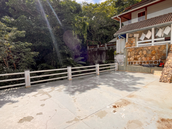 Casa à Venda – Condomínio Fechado na Praia de Santa Rita, Ubatuba/SP
