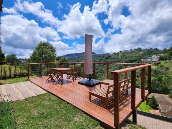 Casa exclusiva no Condomínio Beverly Hills – Recanto Araucária em Campos do Jordão