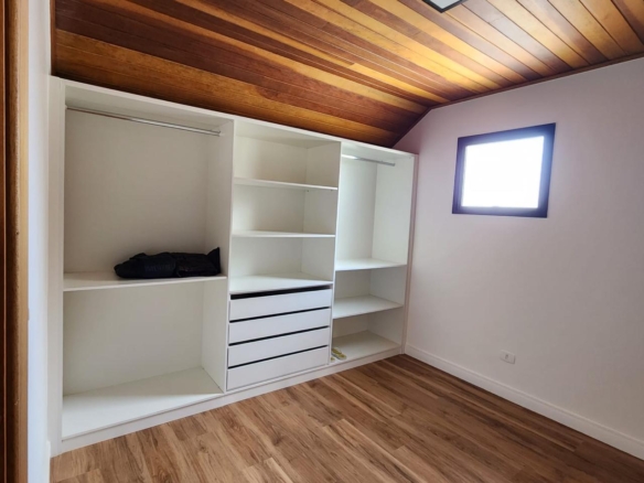Casa exclusiva no Condomínio Beverly Hills – Recanto Araucária em Campos do Jordão