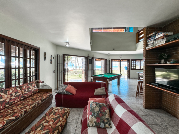 Casa Pé na Areia à Venda  Praia do Sapê, Ubatuba