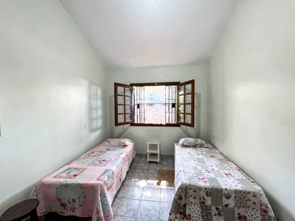 Casa Pé na Areia à Venda  Praia do Sapê, Ubatuba