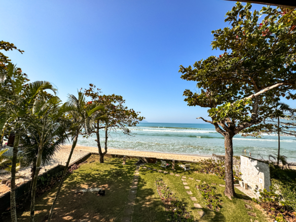 Casa Pé na Areia à Venda  Praia do Sapê, Ubatuba