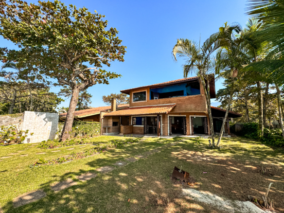 Casa Pé na Areia à Venda  Praia do Sapê, Ubatuba