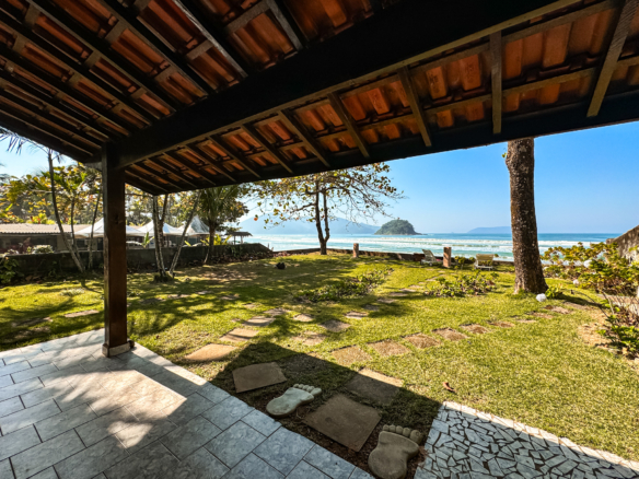 Casa Pé na Areia à Venda  Praia do Sapê, Ubatuba