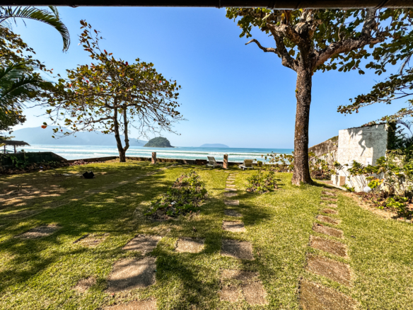 Casa Pé na Areia à Venda  Praia do Sapê, Ubatuba