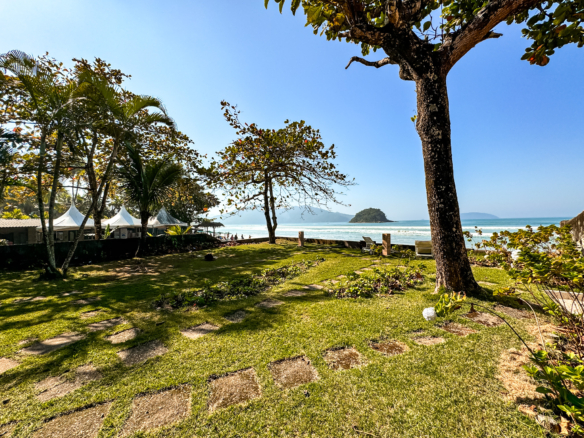 Casa Pé na Areia à Venda  Praia do Sapê, Ubatuba