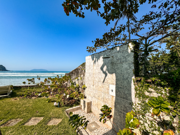 Casa Pé na Areia à Venda  Praia do Sapê, Ubatuba