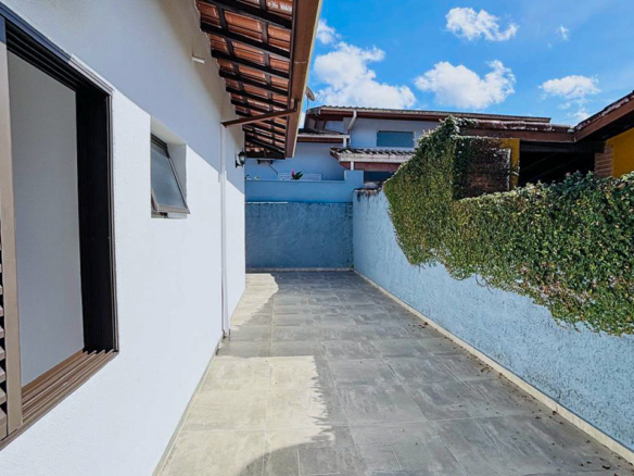 Casa Térrea à Venda no Condomínio Lagoinha (Salga) – Ubatuba/SP