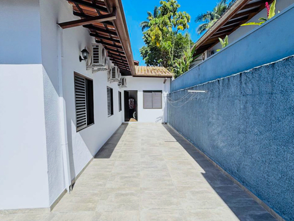 Casa Térrea à Venda no Condomínio Lagoinha (Salga) – Ubatuba/SP