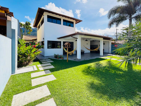 Casa Térrea à Venda no Condomínio Lagoinha (Salga) – Ubatuba/SP