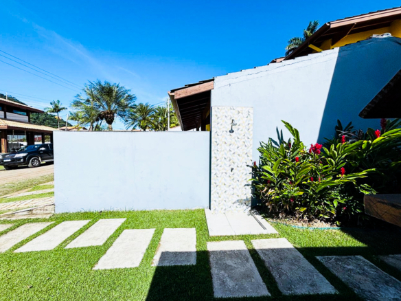 Casa Térrea à Venda no Condomínio Lagoinha (Salga) – Ubatuba/SP