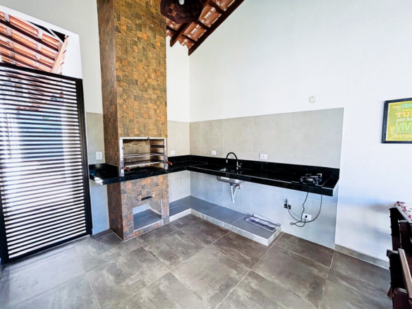 Casa Térrea à Venda no Condomínio Lagoinha (Salga) – Ubatuba/SP