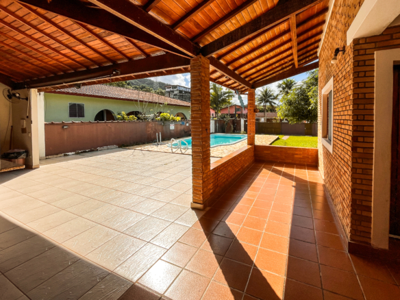 Casa em Condomínio à Venda – Praia da Lagoinha, Ubatuba