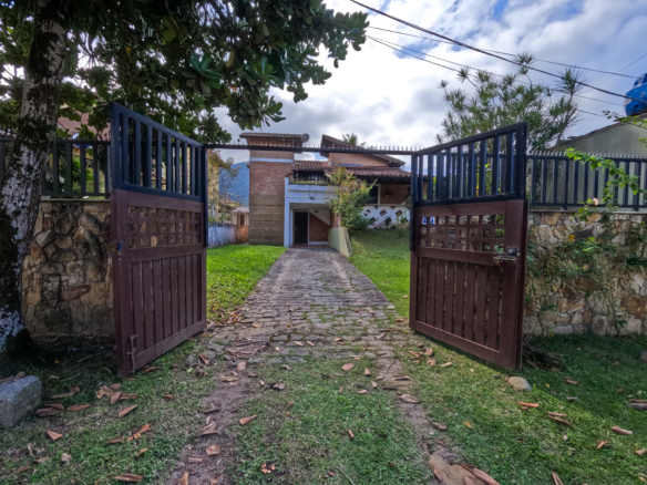 Casa à Venda na Praia do Sapê – Ubatuba/SP
