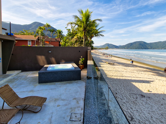 Casa frente mar praia do Sapê com 381,58 m² – Ubatuba