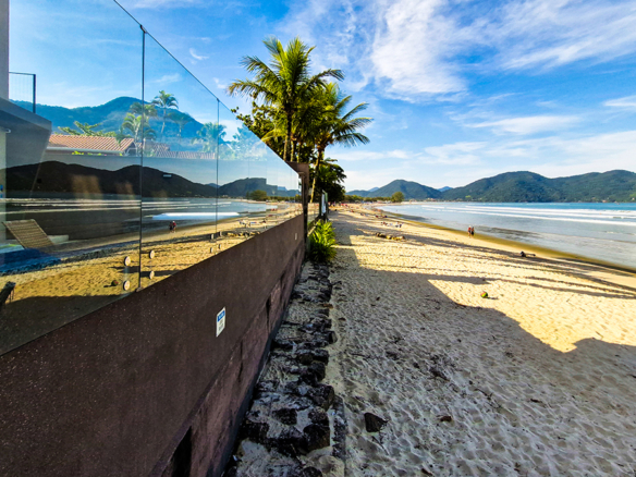 Casa frente mar praia do Sapê com 381,58 m² – Ubatuba