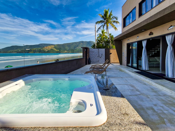 Casa frente mar praia do Sapê com 381,58 m² – Ubatuba