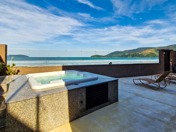 Casa frente mar praia do Sapê com 381,58 m² – Ubatuba