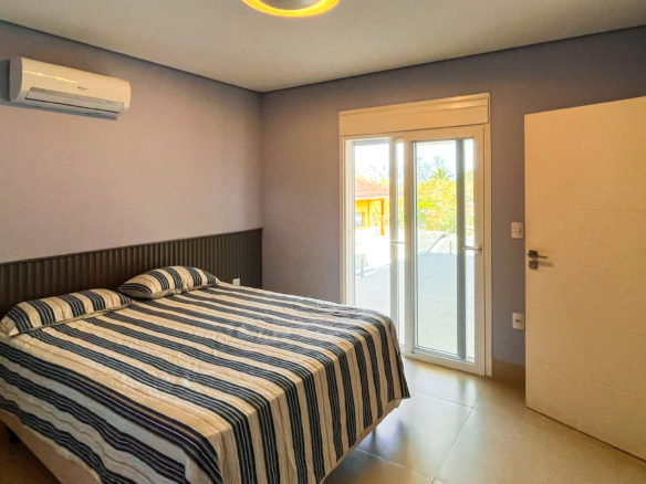 Casa à Venda em Ubatuba no Condomínio Recanto da Lagoinha
