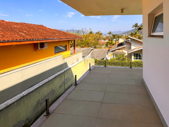 Casa à Venda em Ubatuba no Condomínio Recanto da Lagoinha