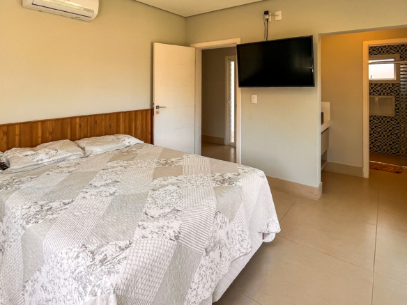 Casa à Venda em Ubatuba no Condomínio Recanto da Lagoinha