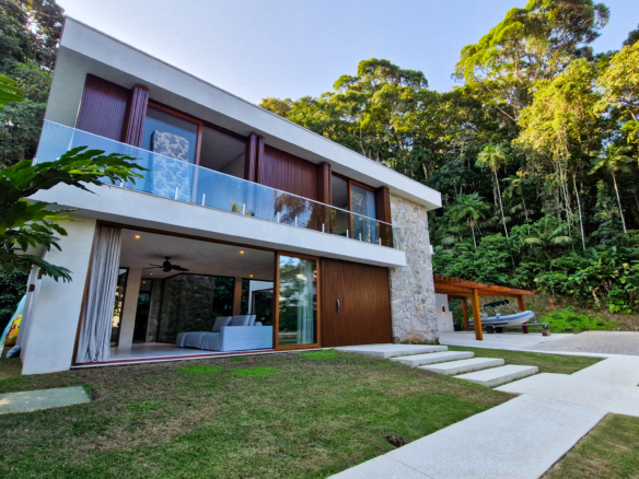 Casa nova alto padrão para venda | Condomínio fechado | Condomínio Cocanha | 5suítes | 552m²