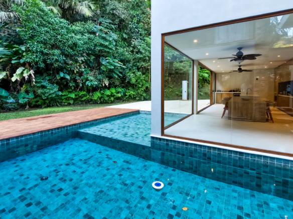 Casa nova alto padrão para venda | Condomínio fechado | Condomínio Cocanha | 5suítes | 552m²
