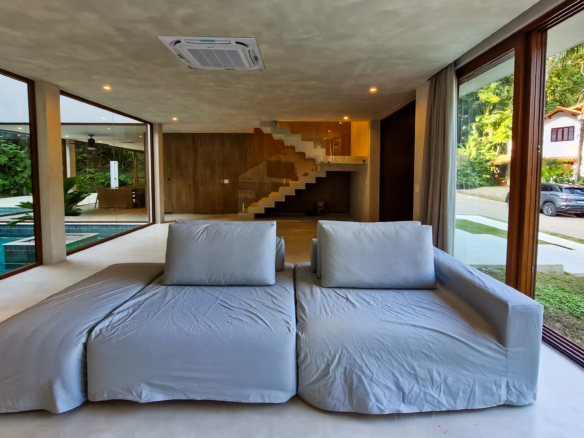 Casa nova alto padrão para venda | Condomínio fechado | Condomínio Cocanha | 5suítes | 552m²