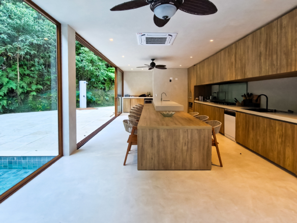 Casa nova alto padrão para venda | Condomínio fechado | Condomínio Cocanha | 5suítes | 552m²