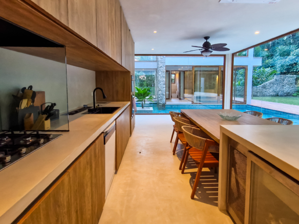 Casa nova alto padrão para venda | Condomínio fechado | Condomínio Cocanha | 5suítes | 552m²