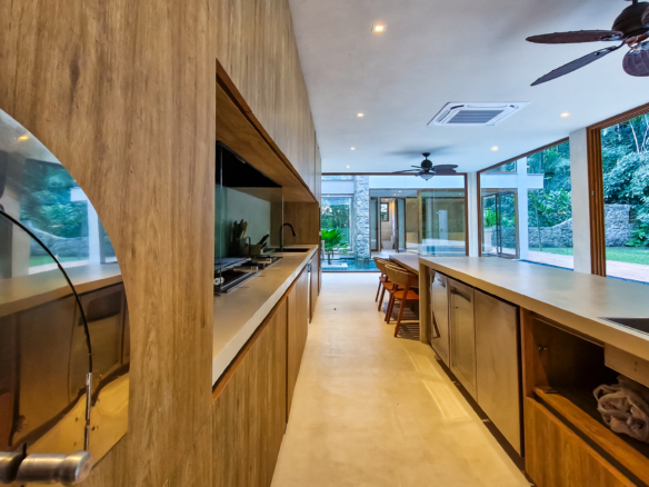 Casa nova alto padrão para venda | Condomínio fechado | Condomínio Cocanha | 5suítes | 552m²