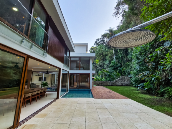 Casa nova alto padrão para venda | Condomínio fechado | Condomínio Cocanha | 5suítes | 552m²